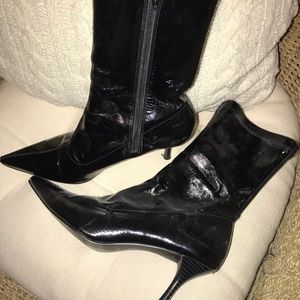 Black patent ladies shoe boots